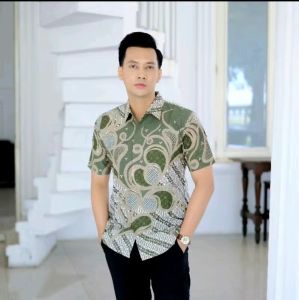 SEDAYU HIJAU KEMEJA BATIK PRIA LENGAN PENDEK SLIM FIT LAPIS FURING HALUS BAHAN KATUN SOLO SERAGENAN