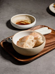 Retro Japanese Ceramic Dinnerware White Clay Rice Bowl Restaurant Style Single Serving Soup Bowl Home Use Dining Utensils