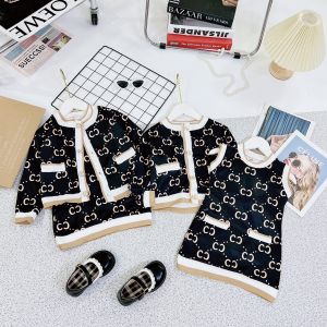 Váy bé gái len sát nách và áo khoác len bo viền hàng cao cấp XHN1073