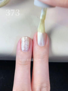 ยาทาเล็บแห้งเร็วทูมูนส์ สีขาว ช่วยเพิ่มความเงางาม ไม่ต้องอบแห้ง รุ่นใหม่ปี 2025 อ่อนโยนต่อเล็บ สีติดทนนาน