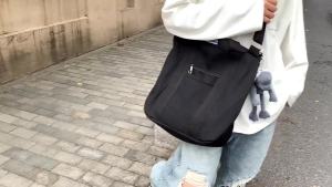 228Canvas Bag Mens Messenger Bag Large Capacity Cal Shoulder Bag Female Easiest for Match College Student Handbag for Cl Tote Bag