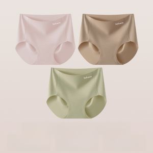 Quần lót nữ MiiOW làm bằng vải lụa băng mỏng không vết hằn kháng khuẩn.