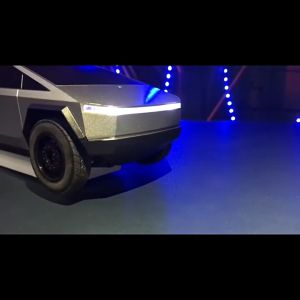 Ready✅tesla mobil remot / mobil remote control / mobil mobilan / 1/18 Scale kecepatan tinggi pencahayaan otomatis