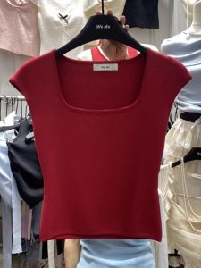 French Vintage Red Ice Silk Square Neck Knitted Short Sleeve Womens Summer Slimming Fashionable Anti-Aging Slim Fit Top