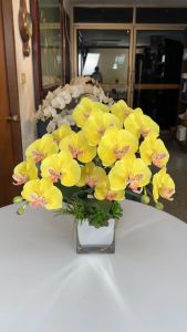 แจกันกล้วยไม้ประดิษฐ์ กล้วยไม้สีเหลืองพร้อมแจกัน ดอกไม้ปลอมตกแต่งบ้าน