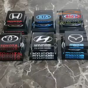 Nước hoa pha lê cao cấp đặt taplo xe hơi ô tô logo hãng xe Toyota Mazda Ford Kia Hyundai Honda