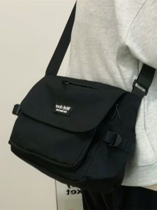 Fashionable Black Canvas Crossbody Bag for Men and Women Casual University Student Book Bag Simple Shoulder Mailer Bag