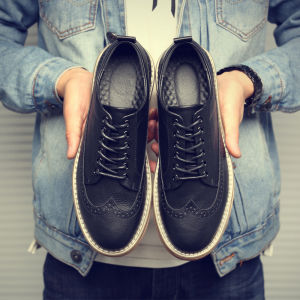 Business Casual Leather Shoes Mens Summer 2020 Floral Carving Trend British Style Flat Heel round Toe PU Lined Slip-On Shoes