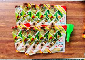 (combo 10 gói) Cám sắc tố lông Lê Thịnh chính hãng dành cho chim hút mật gói 100gr