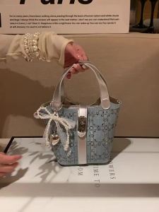 MY&FSNH | Stylish Diamond-Decorated Bucket Bag