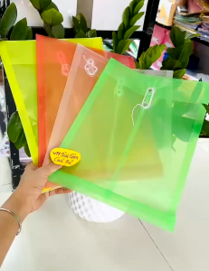 XẤP 12 CÁI BÌA NHỰA CỘT DÂY A4 BÌA NHỰA QUẤN DÂY NHIỀU MÀU TIỆN LỢI