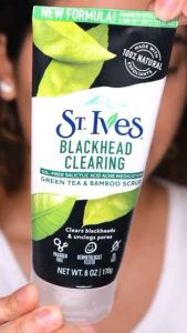 St. Ives Green Tea Blackhead Clearing Facial Scrub 170g