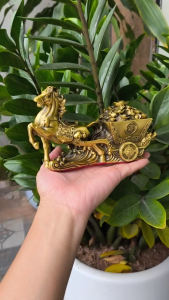 Tượng Ngựa kéo xe vàng phong thuỷ chất liệu bằng đồng cao cấp SA0635