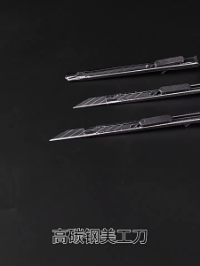 Dao rọc giấy chất liệu kim loại với lưỡi thép không rỉ