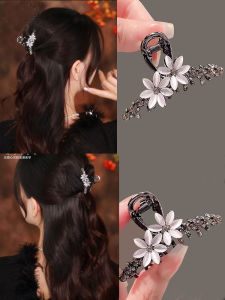 กิ๊บติดผมรูปดอกไม้จันทน์หรูหราสำหรับผู้หญิง กิ๊บติดผมขนาดเล็ก สไตล์เกาหลี ประดับเพชรเทียม ประดับผมแบบมีส่วนหนึ่งที่ด้านบนของศีรษะ