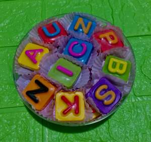 Cokelat Karakter Huruf Kemasan Toples 250g