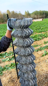 4/5FT 27m Galvanized Cyclone Wire Mesh Chain Link Mesh Barbed Wire Door Garden Protective Fence