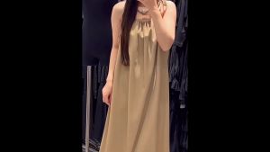 เดรสยาวสีน้ำตาลอ่อน สายเดี่ยว คอเชือกรูดผูกโบว์หลังคอ ผ้าเปลือกไม้ กระโปรงทรงเอ มีกระเป๋าด้านข้างลำตัว Dress พรางหุ่น ชุดไปคาเฟ่ #345