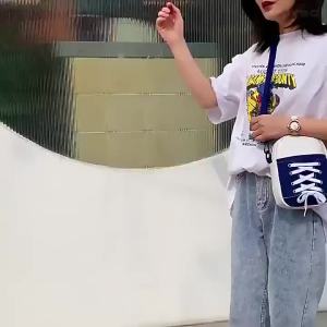 Túi Đeo Chéo Nữ Bằng Vải Canvas Phong Cách Đường Phố Túi Hình Chiếc Giày Dễ Thương