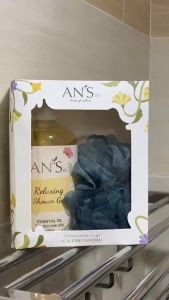 Combo sữa tắm và bông tắm màu ngẫu nhiên xinhiu kèm túi giấy