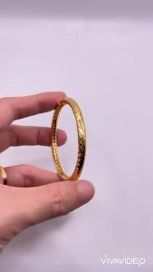 Vòng tay titan chạm caro dày 6 li Lắc tay trơn titan màu 18k không phai màu không rỉ sét TRANGSUCMOILUATUOI.RIN