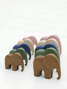 Creative Elephant Shape Decorative Ornaments for Childrens Room and Entrance Scandinavian Style Wood Powder Decor