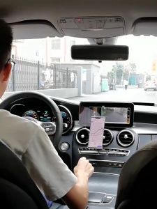 ที่หนีบโทรศัพท์ในรถยนต์ ใช้ได้กับมือถือทุกรุ่น ยึดแน่นไม่หลุด คุณภาพดี ติดตั้งง่าย ใช้งานแนวตั้ง-แนวนอนได้ หมุนได้360 องศา ทนทน