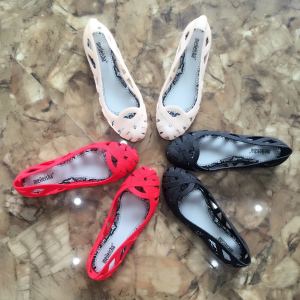 Fragrant Mesh Breathable Nest Hollow Sandals