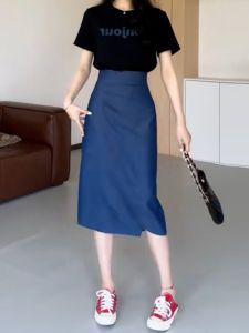 ชุดเดรสยาวคลุมสะโพกสีดำสไตล์ฮีปซ์ ชุดสองชิ้นปลอม ชุดเดรสยาวคลุมเข่าสไตล์ฝรั่งเศสสำหรับผู้หญิงในฤดูร้อนปี 2025