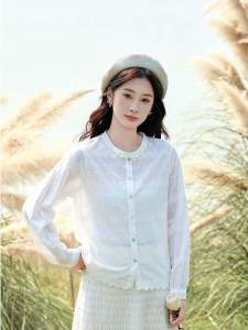 เสื้อเชิ้ตแขนยาวผู้หญิงสไตล์วินเทจสไตล์ฝรั่งเศส ลายลูกไม้ ทรงหลวม ปกติ สีพื้น กระดุมหลายตัว ฤดูใบไม้ร่วง 2024