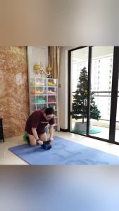 ลูกกลิ้งลดพูง - สนับศอก พยันหน้าท้อง ลูกกลิ้งออกกาย ล้อออกกันกาย ล้อท้องแบนรองรับ ลูกกลิ้งบริหารหน้าท้อง แถมเครื่องวัดรอบ แผ่นรองเขา สำหรับมือใหม่ อุปกรณ์ออกกาย