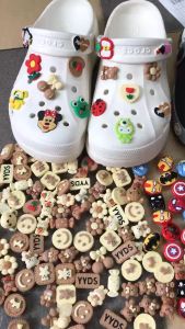[HCM]Sticker 3D siêu dễ thương gắn vô dép sục (sticker ngẫu nhiên)