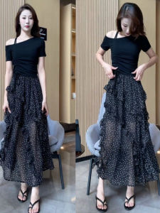 กระโปรงทรงเอเอวสูงผ่าหน้าด้านข้างสีดำลายจุดไม่สมมาตรสำหรับผู้หญิงในช่วงฤดูร้อนปี 2025 กระโปรงสั้นทรงเอทรงเอ