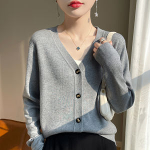เสื้อคาร์ดิแกนถักคอวีสั้นผ้าขนสัตว์บางสำหรับผู้หญิง เสื้อคลุมผู้หญิง ฤดูใบไม้ผลิ 2024 แขนยาว ปกติ หลวม ไม่มีซิป ไม่มีกระดุม