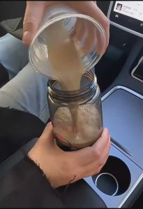 BOTOL MINUM ANAK LUCU ADA SEDOTAN HANDLE TEMPAT MINUM STIKER KAPASITAS 700ML KODE 0214