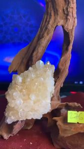 Đá thạch anh tự nhiên tinh thể lắp lánh tán cầu vồng sắc phong thủy mã 276