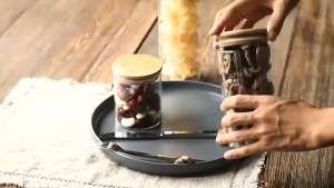 Botol Toples Kaca Penyimpanan Makanan Kedap Udara Storage dengan Tutup Kayu untuk Keperluan Penyimpanan Makanan Anda