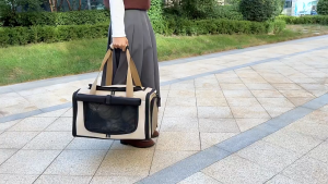 Expandable Pet Tote Carrier Hands-Free Single-Shoulder  Breathable Net Pet Outdoor Bag for Cats/Dogs