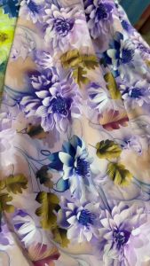 ผ้าเมตร ผ้าเครปซาตินญี่ปุ่น พิมพ์ดิจิตอล ผ้าพีชสกรีน เนื้อซาติน ลายดอกไม้ เนื้อนิ่ม หน้ากว้าง 55 นิ้ว หน่วยขายเป็นเมตร