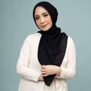 HIJAB SEGIEMPAT PARIS ULTRAFINE 120 cm x 120 cm