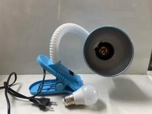 Đèn bàn kẹp lò xo - tặng kèm bóng đèn led tiếp kiệm điện