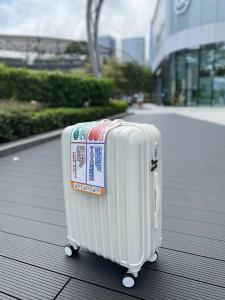 Ultra-Light Durable Luggage 22 Inch Carry-on Suitcase Zippered Travel Bag Womens Small Portable Luggage Fashionable Travel Gear