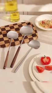 ตะหลิว ผัด ทอด ใช้ในครัวเรือน ทำจากสแตนเลส ด้ามหนาพิเศษ แข็งแรงทนทาน Kitchen Spatula