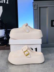 Sandal Rumah Musim Panas Anti Selip Deodoran Wanita high-end Mode Baru Sepatu Kasual