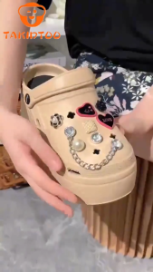 TAKIDTOO Jibbitz Charm Aksesoris Pin Sandal Wanita Warna Pink S022