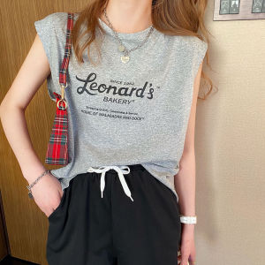 QKKshop เสื้อแฟชั่นคอกลมแต่งแขนกุด สกรีนฟอนต์ภาษาอังกฤษด้านหน้า ตัวเสื้อสีพื้นเรียบๆไม่หวือหวา ใส่เที่ยวหรือใส่พักผ่อนวันชิวๆ โอมากก