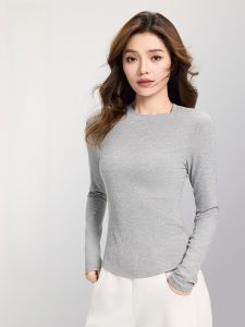 MiiOW | เสื้อยืดคอกลมทรงสลิมฟิตสำหรับผู้หญิง MiiOW Cat ฤดูใบไม้ผลิและฤดูใบไม้ร่วง สีเทา ทรงพอดีตัว เสื้อชั้นใน เสื้อเชิ้ต