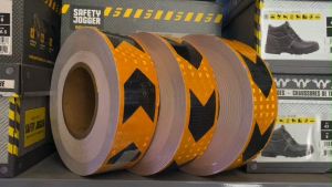 Cuộn Băng Keo Phản Quang mũi tên vàng đen-decan phản quang Bản rộng 5cm