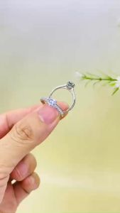 Nhẫn Moissanite Mỹ D/FL kiểm định GRA màu trắng kiểu nhỏ trụ thấp đá chủ 5mm Nhẫn bạc nữ xi bạch kim Nhẫn kim cương nhân tạo moissanite màu xanh đẹp thiết kế thanh lịch và đẳng cấp - KIM LỘC PHÁT NNTT01