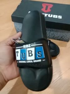 KIDZTUBS Sandal Anak Laki-Laki Karet Slipper Slide Selop Slipon Jepit Karakter Warna Hitam Usia 6-10 Tahun-Sendal1923100224